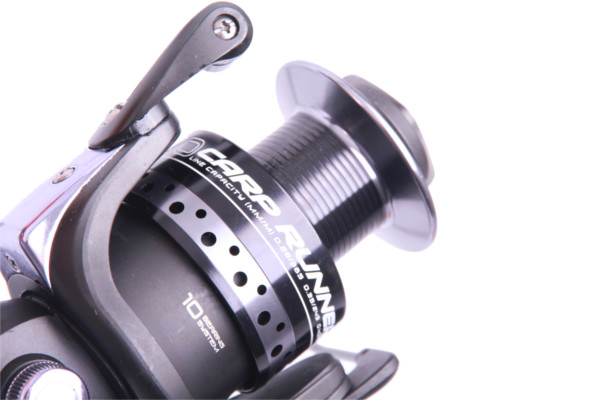 Ensemble Carpe Daiwa Black Widow avec cannes, moulinets et accessoires !