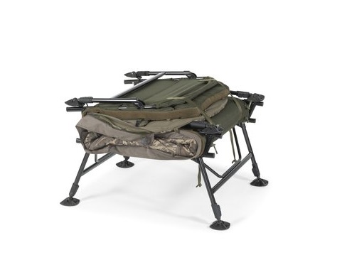 Bedchair Nash Indulgence HD40 Sleep System 8 Pieds Camo  (Incl. Duvet)