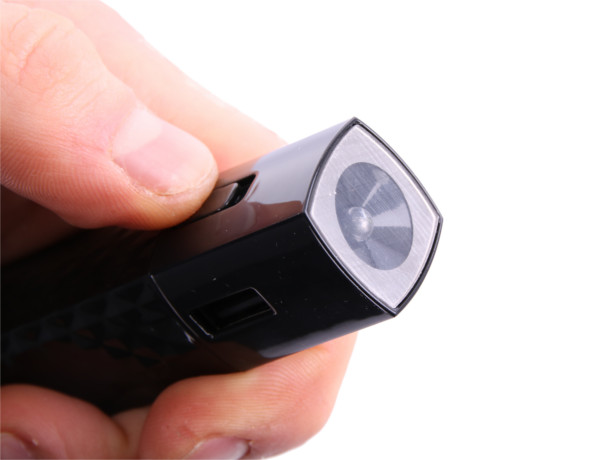 Batterie : Chargeur Portable et Lampe en 1 pour téléphone, appareil photo, MP3, etc.