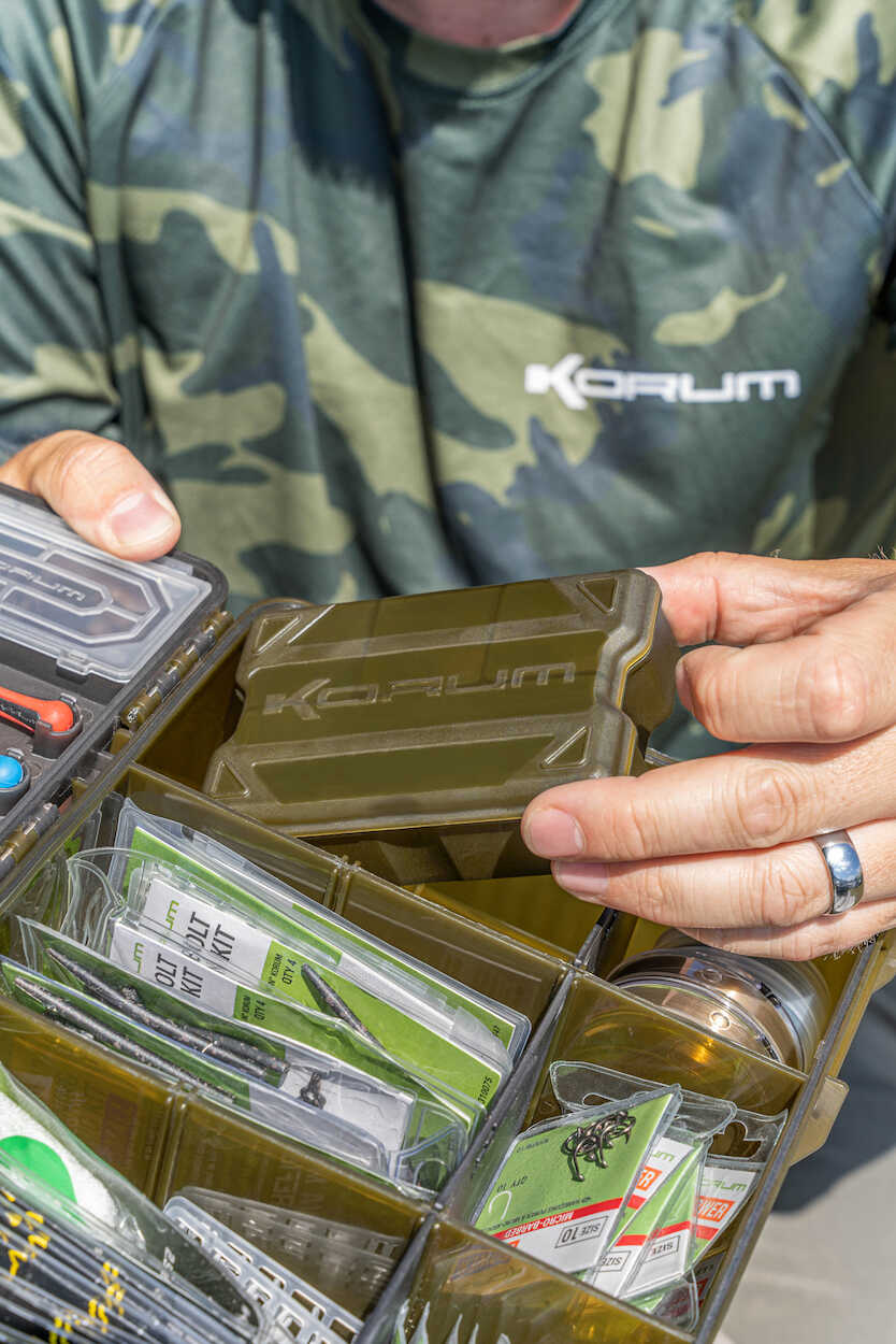 Boîte de pêche Korum Tackle Blox Fully Loaded Tacklebox (avec 8 accessoires!)