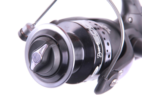 Ensemble Carpe Daiwa Black Widow avec cannes, moulinets et accessoires !